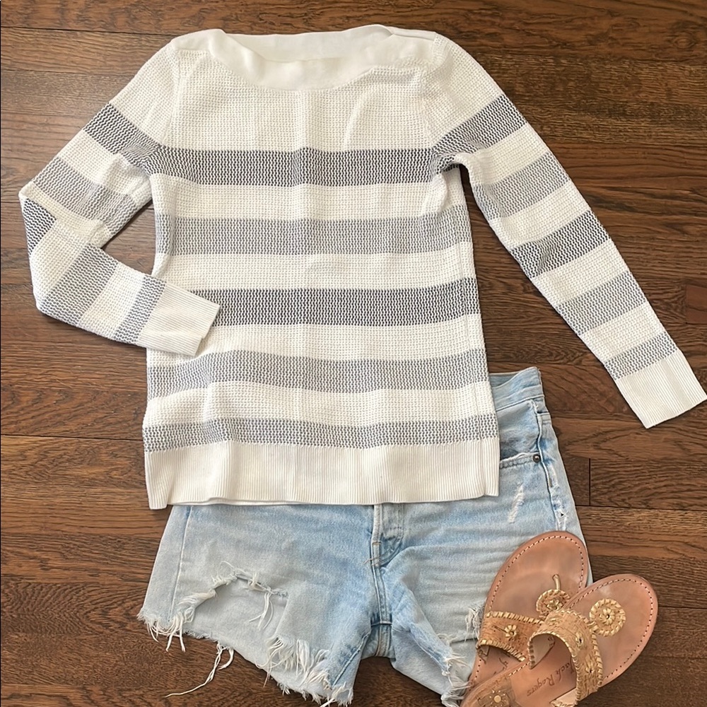 Market & Spruce Gray and White Crew Neck Sweater
